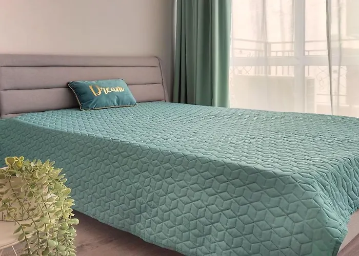 Sapphire Slantchev Briag